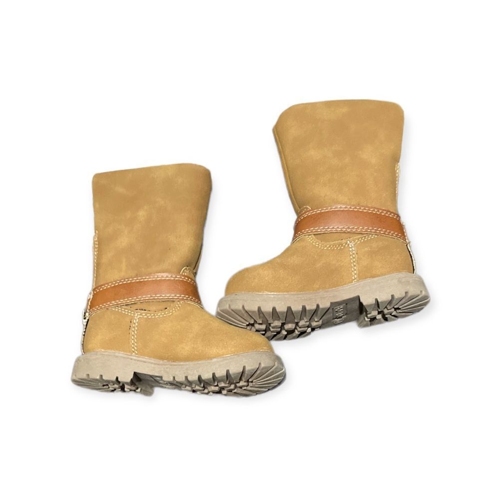 Carter’s toddler girl’s boots size 4